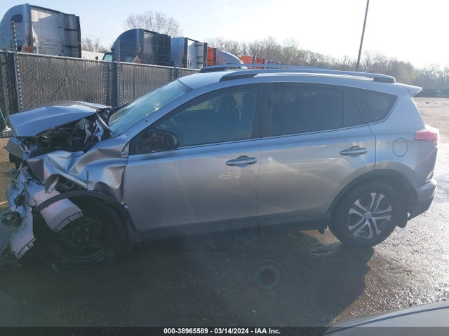 Toyota RAV4 LE 2018 JTMBFREV9JJ200029 Image 15