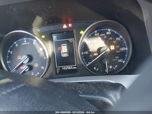 Toyota RAV4 LE 2018 JTMBFREV9JJ200029 Image 16