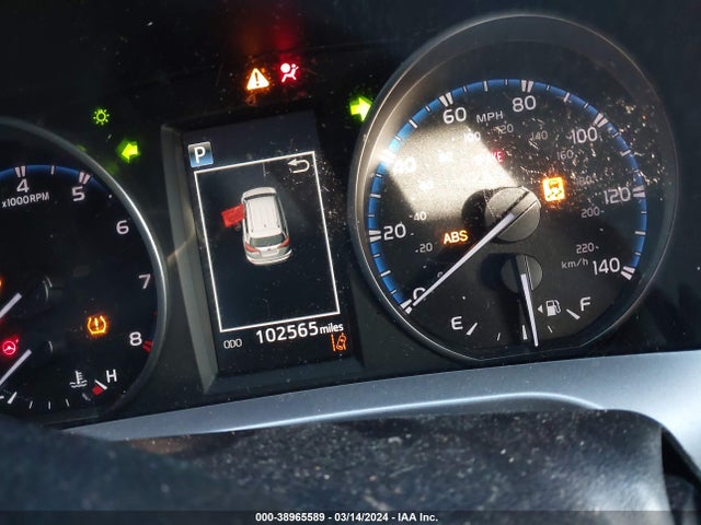 Toyota RAV4 LE 2018 JTMBFREV9JJ200029 Image 7