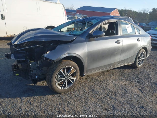 KIA Forte Lxs 2023 3KPF24AD8PE616771 Image 2