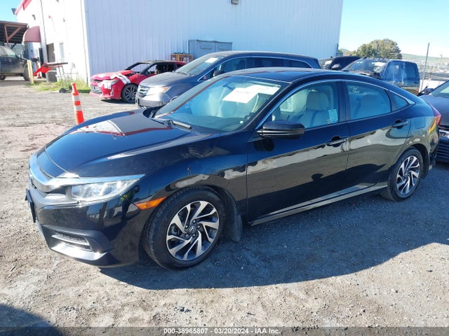 Honda CIVIC EX 2018 2HGFC2F72JH555774 Image 2
