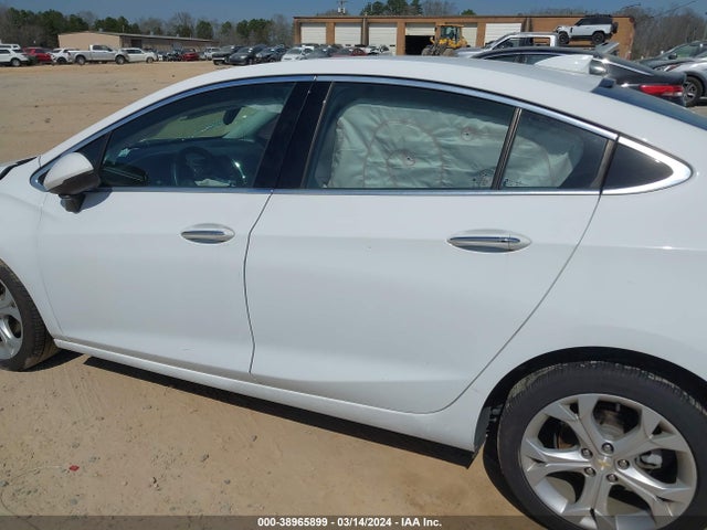 Chevrolet Cruze Premier Auto 2018 1G1BF5SM7J7142707 Image 13