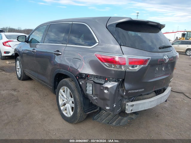 Toyota Highlander Le V6 2015 5TDBKRFH8FS177115 Image 3