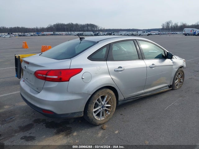 Ford FOCUS SE 2015 1FADP3F23FL244228 Image 4