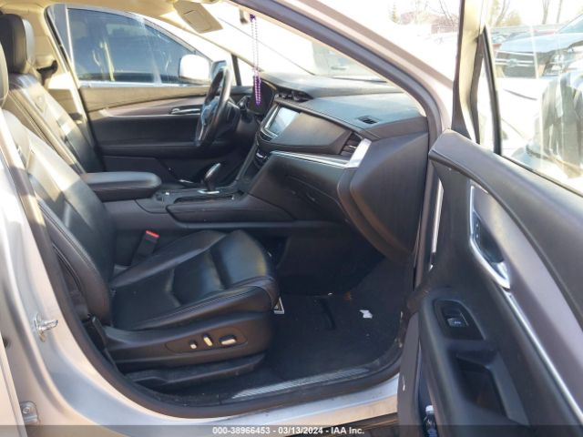 1GYKNBRSXHZ234108 Cadillac XT5 LUXURY