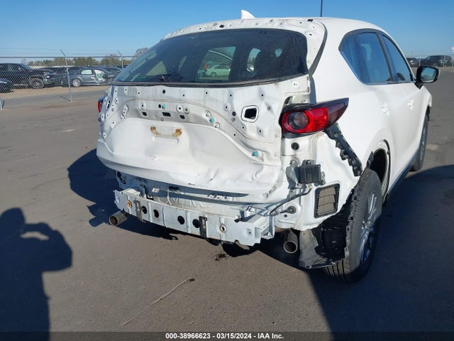 Mazda CX-5 SPORT 2018 JM3KFBBM0J0379433 Image 17
