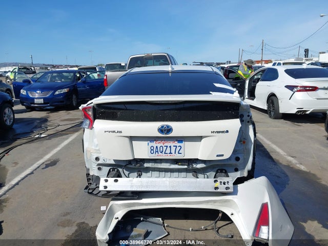 Toyota Prius Two Eco 2017 JTDKARFU0H3043042 Image 16