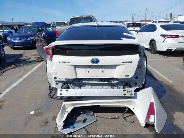 Toyota Prius Two Eco 2017 JTDKARFU0H3043042 Image 17