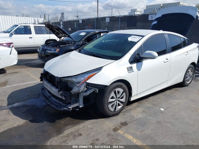 Toyota Prius Two Eco 2017 JTDKARFU0H3043042 Image 2
