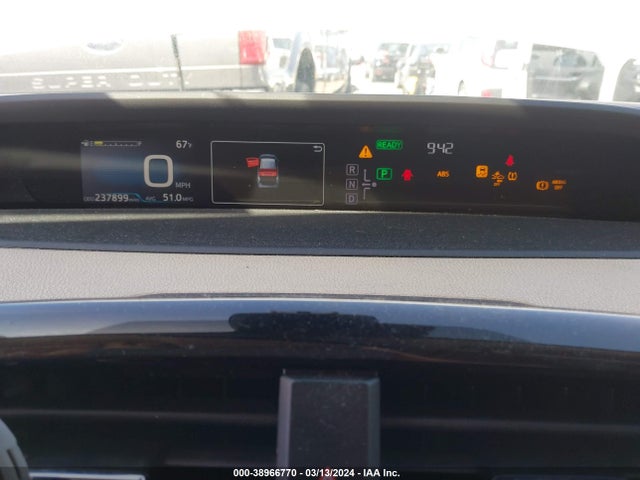 Toyota Prius Two Eco 2017 JTDKARFU0H3043042 Image 7