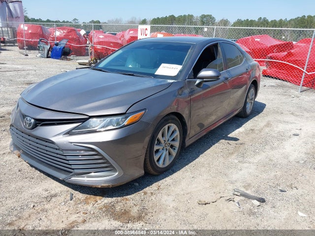 Toyota CAMRY LE 2022 4T1C11AK9NU621040 Image 2