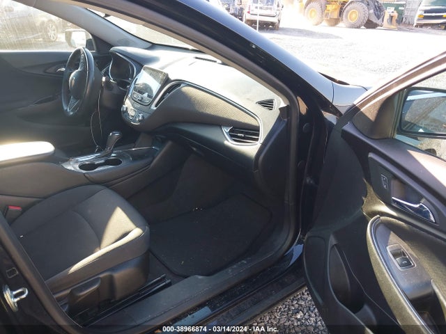 Chevrolet MALIBU LT 2018 1G1ZD5ST2JF120387 Image 5