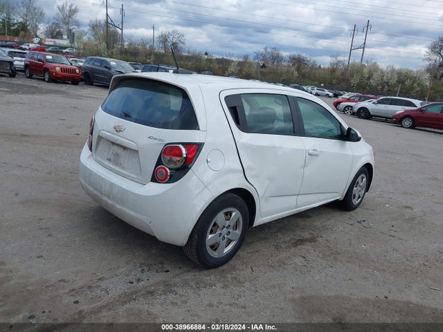Chevrolet Sonic Ls Auto 2015 1G1JA6SG2F4185273 Image 4