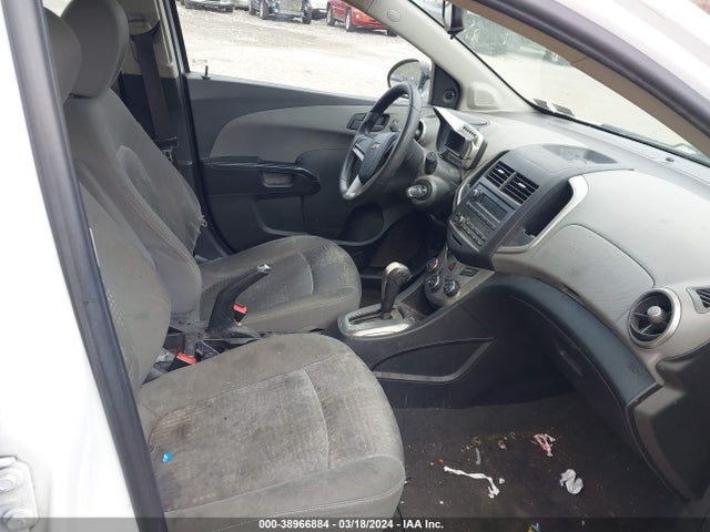 Chevrolet Sonic Ls Auto 2015 1G1JA6SG2F4185273 Image 5