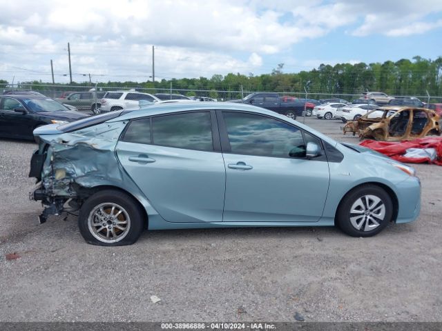 JTDKARFU6H3537647 Toyota Prius Four