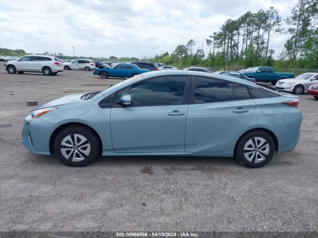 JTDKARFU6H3537647 Toyota Prius Four