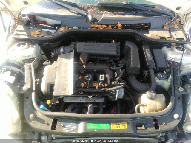 2010 MINI COOPER CLUBMAN WMWML3C56ATX38626 Photo 9