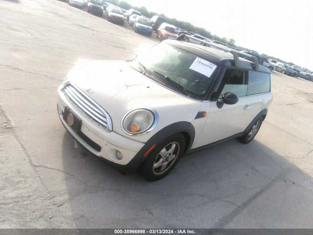 2010 MINI COOPER CLUBMAN WMWML3C56ATX38626 Photo 1