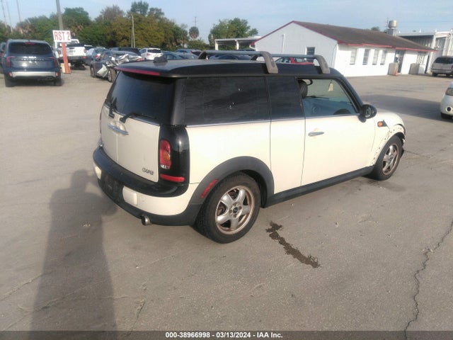 2010 MINI COOPER CLUBMAN WMWML3C56ATX38626 Photo 3