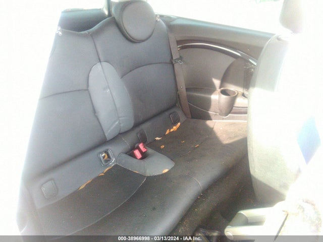 2010 MINI COOPER CLUBMAN WMWML3C56ATX38626 Photo 7