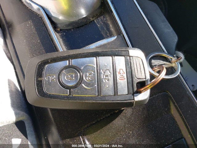 3FA6P0HD1JR144094 Ford FUSION SE