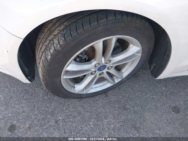 3FA6P0HD1JR144094 Ford FUSION SE