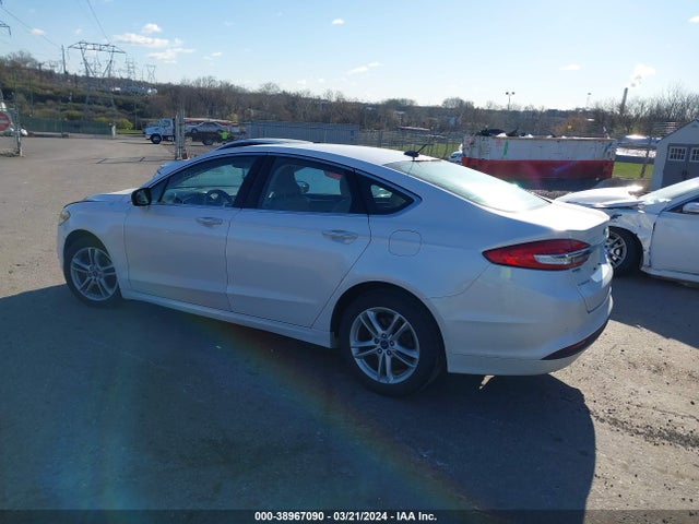 3FA6P0HD1JR144094 Ford FUSION SE