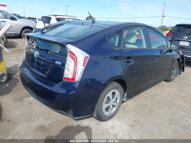 Toyota Prius Two 2015 JTDKN3DU5F0452012 Image 4
