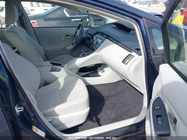 Toyota Prius Two 2015 JTDKN3DU5F0452012 Image 5