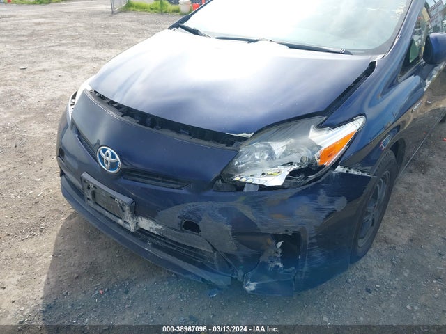 Toyota Prius Two 2015 JTDKN3DU5F0452012 Image 6