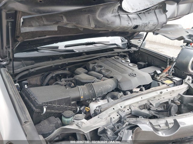 Toyota 4RUNNER SR5 2022 JTEEU5JR0N5262319 Image 10