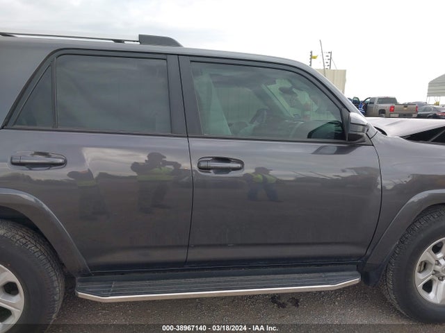 Toyota 4RUNNER SR5 2022 JTEEU5JR0N5262319 Image 13