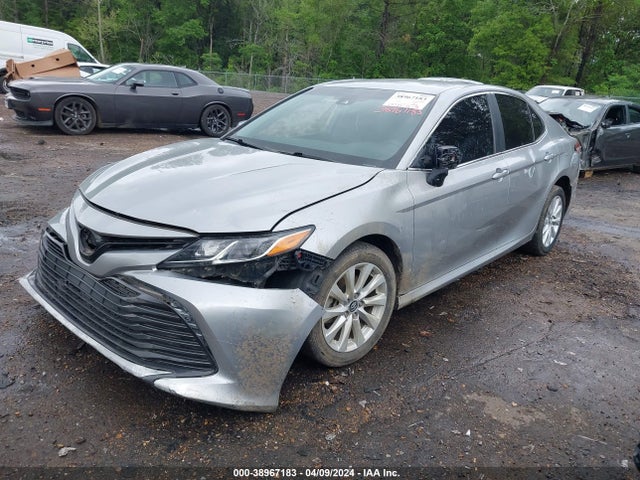 Toyota CAMRY LE 2020 4T1C11AK6LU933524 Image 2