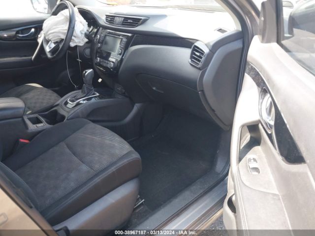 JN1BJ1CP3KW238058 Nissan Rogue Sport Sv