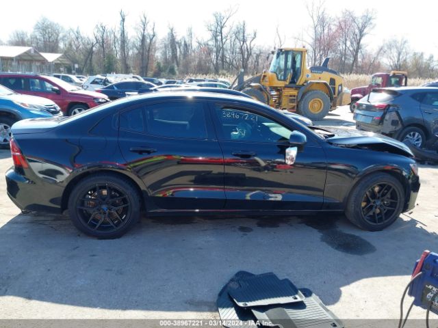 7JRL12TZ2NG173874 Volvo S60 B5 Momentum