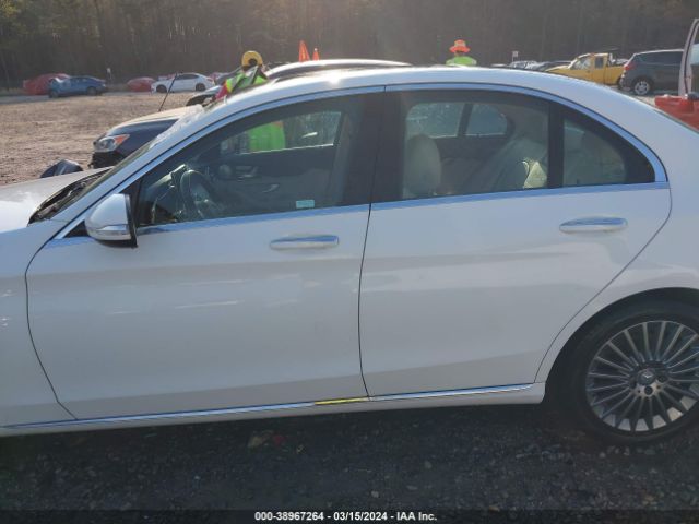 55SWF4JB3FU044406 Mercedes-Benz C 300 Luxury/sport