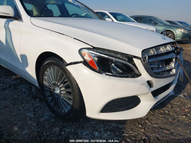 55SWF4JB3FU044406 Mercedes-Benz C 300 Luxury/sport