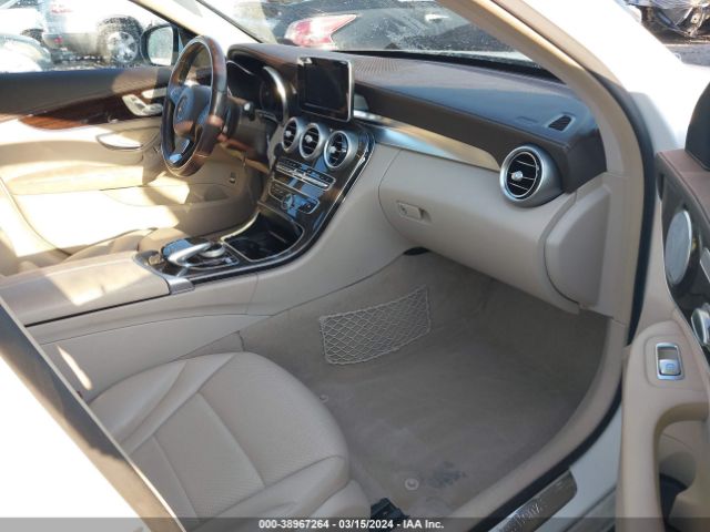 55SWF4JB3FU044406 Mercedes-Benz C 300 Luxury/sport