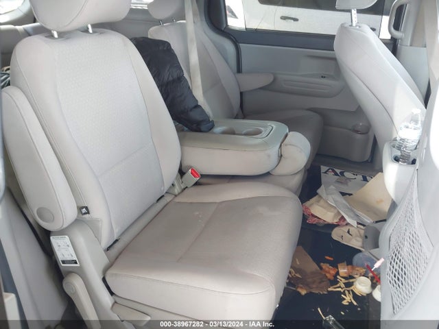 KIA SEDONA LX 2016 KNDMB5C17G6201687 Image 8