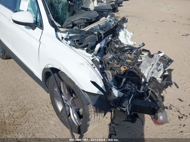 3VV3B7AX5MM020664 Volkswagen Tiguan