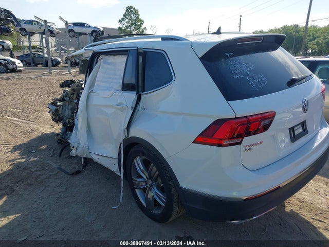 3VV3B7AX5MM020664 Volkswagen Tiguan
