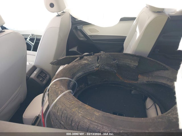 3VV3B7AX5MM020664 Volkswagen Tiguan