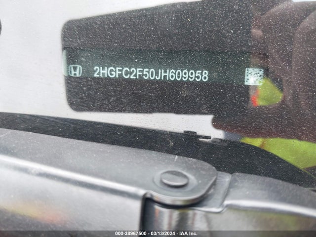 Honda Civic Lx 2018 2HGFC2F50JH609958 Image 9