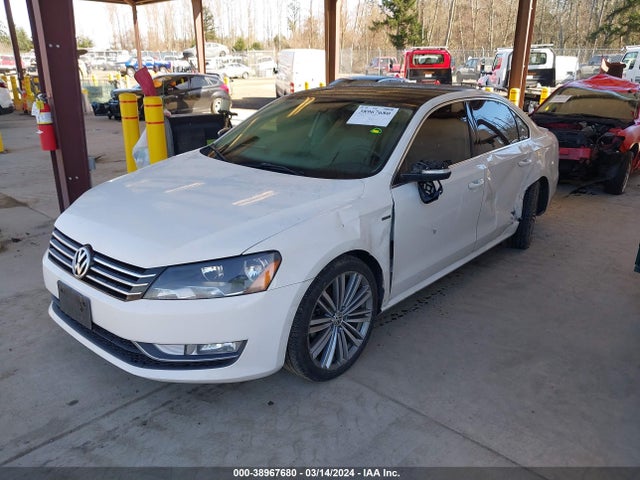 1VWBT7A33FC036657 Volkswagen Passat 1.8t Sport