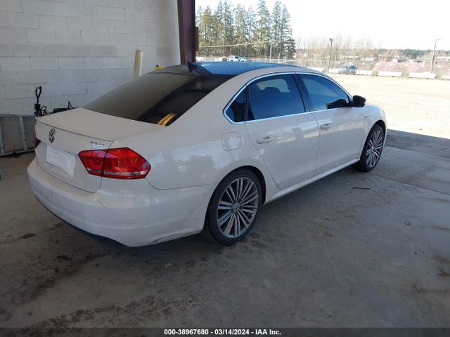 1VWBT7A33FC036657 Volkswagen Passat 1.8t Sport