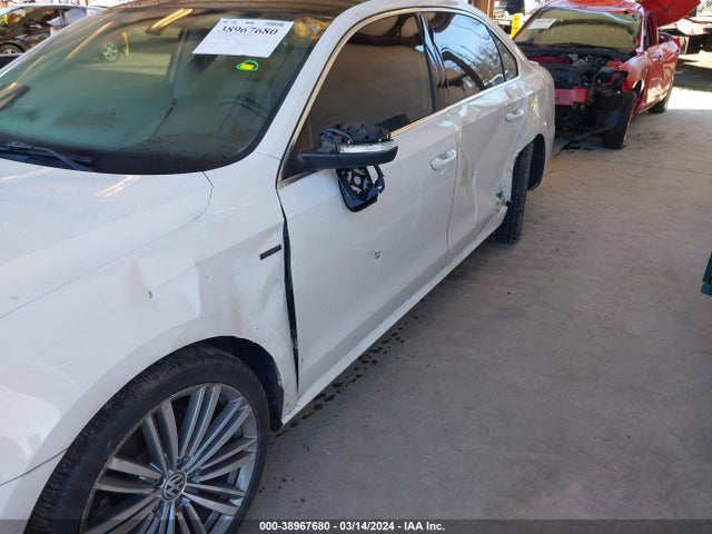 1VWBT7A33FC036657 Volkswagen Passat 1.8t Sport