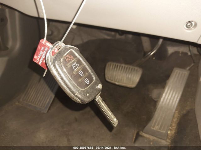 KM8J23A4XKU902017 Hyundai TUCSON SE