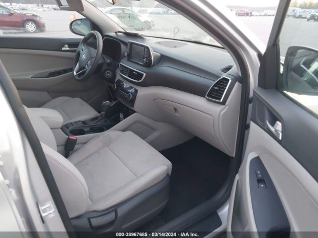 KM8J23A4XKU902017 Hyundai TUCSON SE