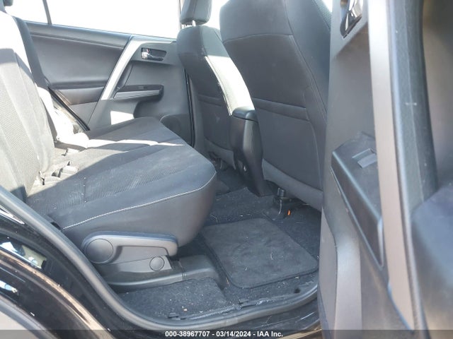 Toyota Rav4 Xle 2018 2T3WFREV3JW474510 Image 8