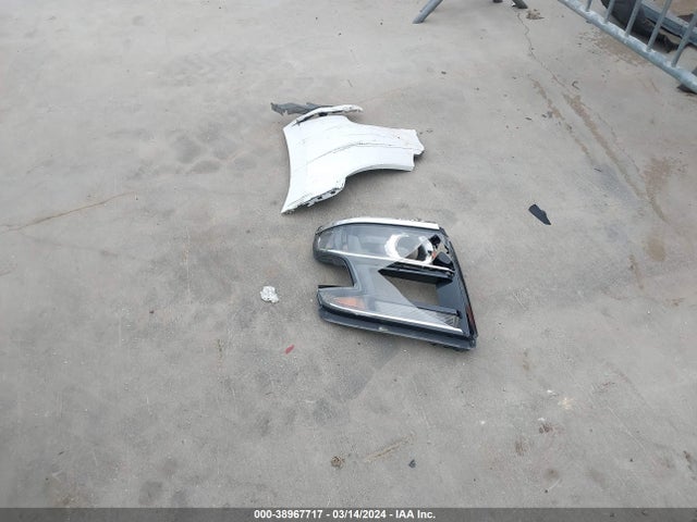 Chevrolet Tahoe Lt 2018 1GNSCBKC4JR133870 Image 12